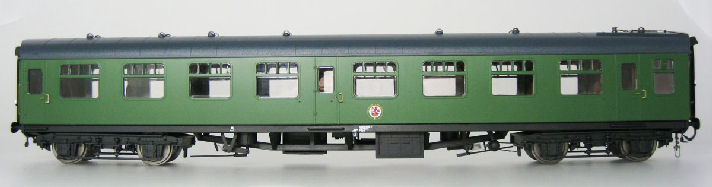 Southern Region Green Heljan Second Open Mk1 coach