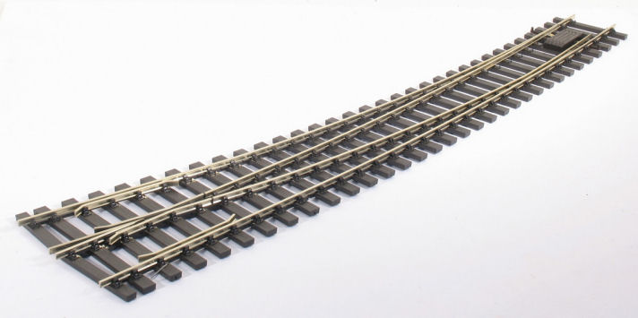 New Peco 'O' gauge curved right hand point SLE786BH